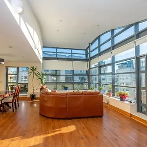 https://panoramic-two-bedroom-penthouse.corkhotel.net